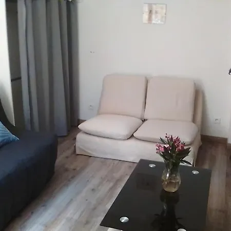 Apartament 2+1 Couchages + Sdb Dans Renove. Caunes-Minervois