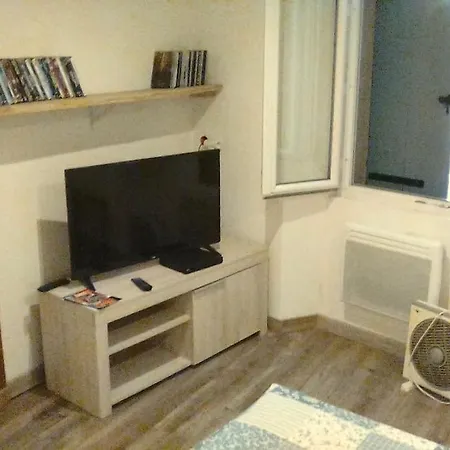 2+1 Couchages + Sdb Dans Renove.